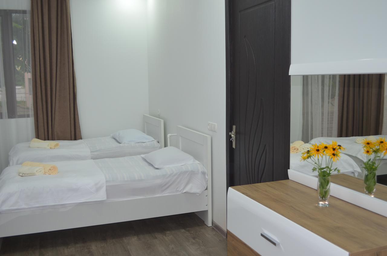 Lia Guest House Kobuleti Extérieur photo